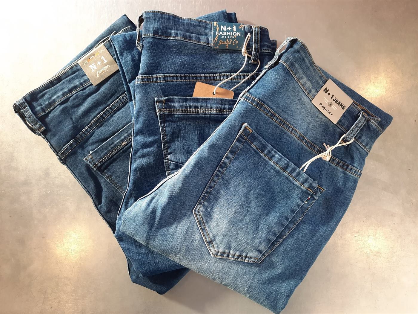 Tri jeans hlače znamke N+1 v različnih odtenkih modre